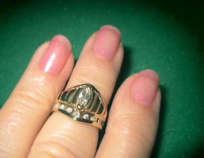 ANILLO SOLITARIO MARQUÉS 14K YG CON DIAMANTES REDONDOS 0,86 TCW TALLA 6,75 Foto 1 de 4