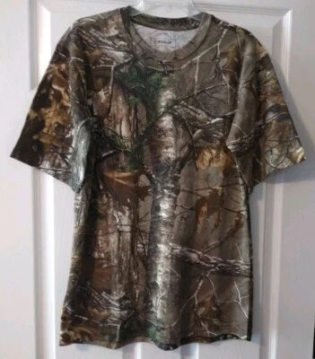 Magellan Outdoors Hunt Gear Realtree Camo Short Sleeve Mens L T-Shirt  NWOT - Image 1 of 4