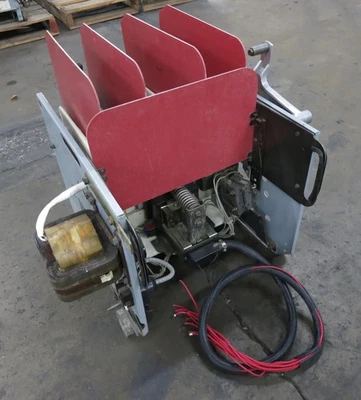 Cutler Hammer SJA50VW430 360A 7200V Contactor de vacío Ampgard 2197A01G03 7,2 kV Foto 1 de 4