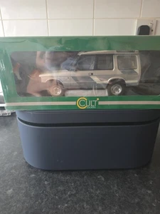 Cult Models 1/18 Scale CML0812 - 1989 Land Rover Discovery Mk1 - Met Silver - Picture 1 of 3