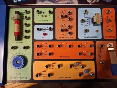 Vintage Radio Shack Science Fair 30 In One Electronic Project Lab 28-161 - Image 1 of 4