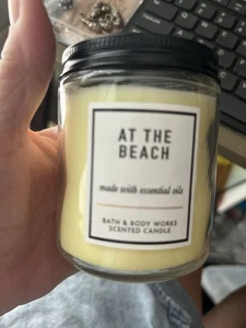 Bath And Body Works At The Beach 7oz Candle - Picture 1 of 2