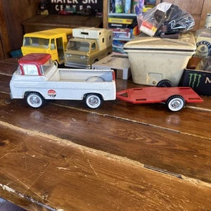 VINTAGE NYLINT PRESSED STEEL RACE TEAM SET c1960 original condition #5900 No Car - Picture 1 of 12