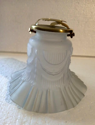 Abat jour ancien art déco ou globe tulipe verre dépoli et motifs avec griffe  - Photo 1/4