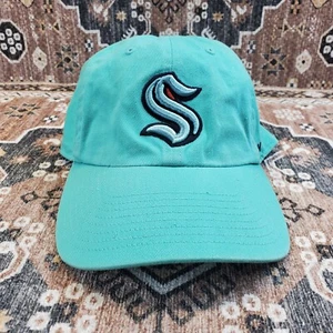 Cappello marca Seattle Kraken NHL '47 Clean Up Teal berretto ricamato regolabile OSFA - Foto 1 di 17
