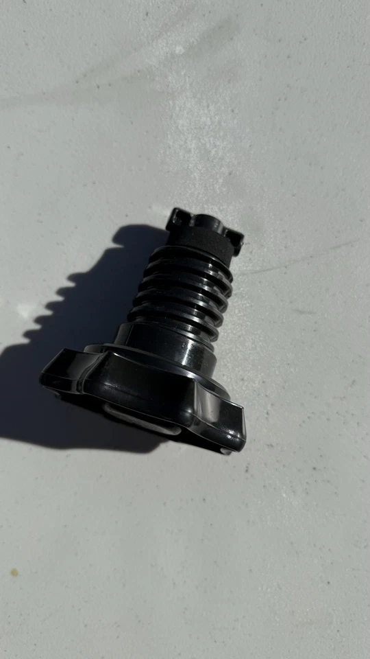 Tornillo de montaje de rueda de neumático de repuesto genuino Audi Volkswagen - 1K0803899B OEM Foto 1 de 2