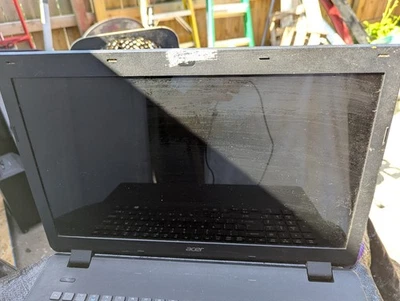 Portátil Acer ES1-711 P1UV Zyl 17.3" Intel Pentium Negro para Repuestos Reparación Foto 1 de 4