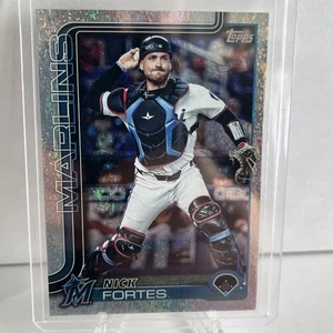 2025 Topps Series 2 Nick Fortes Holo Foil Miami Marlins #523 - Bild 1 von 2