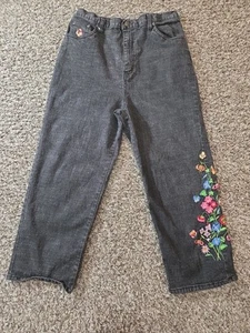 Pantalones capri vaqueros Quacker Factory para mujer M diseño floral mariposa bordado - Imagen 1 de 9