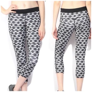 Nike Women's Printed Relay Foldover Cropped Leggings Black/White Size Small - Picture 1 of 12