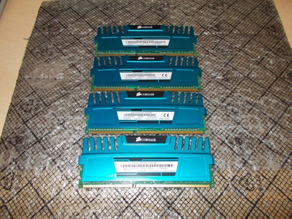 16GB (4GBx4) Corsair Vengeance PC3-12800 Non-ECC DDR3 Ram CMZ16GX3M4A1600C9B - Image 1 of 1