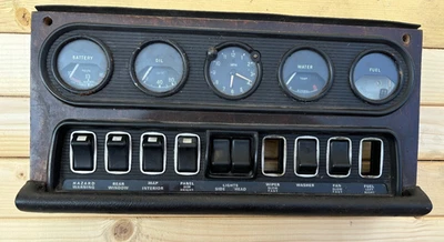 Painel de interruptores 1972 Daimler Jaguar - Imagem 1 de 4
