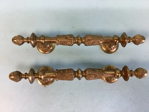 "Par de tiradores de cajón de latón ornamentado 8 1/2"" L 4 1/2"" OC - Imagen 1 de 5