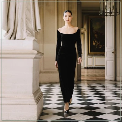 $3395 Monique Lhuillier Silk Velvet Off Shoulder Column Runway Dress  - Image 1 of 4