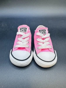 Converse GIRLS TODDLER CHUCK TAYLOR ALL STAR CLASSIC LOW TOP SNEAKER Size 4 - Picture 1 of 5