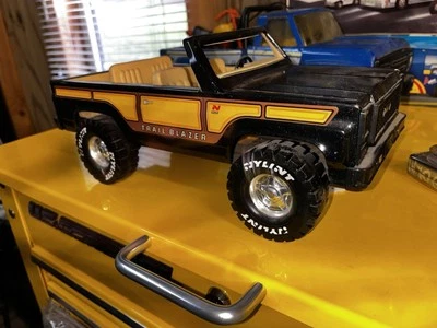 Camión blazer Chevy Trail Nylint de colección años 70 4x4 negro amarillo sin techo 13” leer descripción Foto 1 de 3