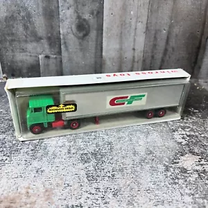 CF Consolidated Freightways '70 Winross Truck 1/64 - Picture 1 of 10