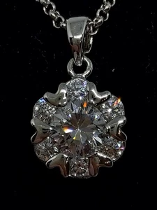 Splendida collana da donna tono argento e cristallo - mai indossata. - Foto 1 di 14