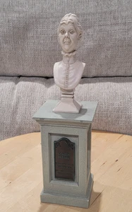 Disney Parks Haunted Mansion Cousin Maude Tombstone Pillar Head Bust 8.5" Figure - Picture 1 of 13