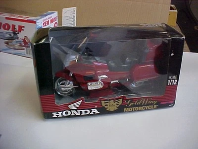 Honda Gold Wing 2010 By NewRay 1:12 Scale - Image 1 of 4