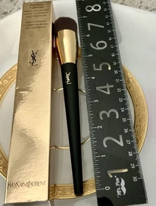 Yves Saint Laurent Foundation Brush No3 High Coverage W/Reservoir (18 Available) - Picture 1 of 17