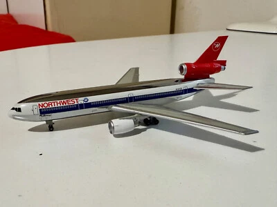 DRAGON WINGS 55209 MCDONNELL DOUGLAS DC-10-40 NORTHWEST ORIENT N141US 1/400 - Immagine 1 di 4