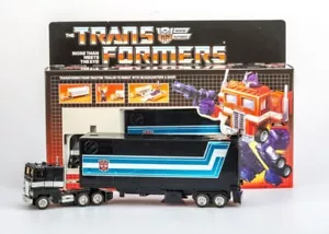 TRANSFORM G1 Reissue Black Optimus prime Brand New Free Shipping - Picture 1 of 8