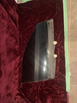 Стекло для правой передней двери пассажира 4 двери подходит для 97–03 Tint Grand PRIX - Изображение 1 из 4