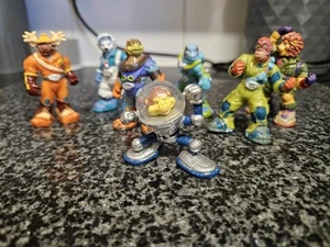 Early Learning Centre ELC Planet Protectors Bundle Vintage  x7 Mini figures. - Picture 1 of 2