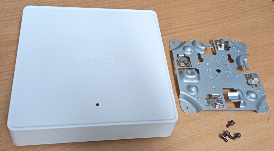 SOPHOS APX 320 Rev. 1 (ETSI) WLAN Acces Point PoE + Wandhalterung - Bild 1 von 1