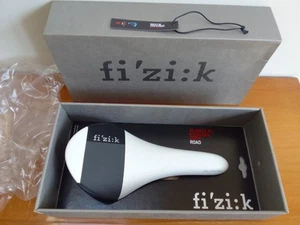 Fizik Aliante R3 220G White/Black Saddle With K:ium Rails Boxed - Picture 1 of 6