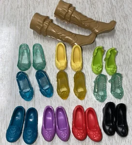 Lotto di 11 scarpe principesse Disney tacco ballerine stivali shimmer hasbro - Foto 1 di 8
