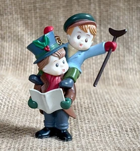 Vintage A Christmas Carol Scrooge & Tiny Tim Plastic Christmas Ornament Dickens - Imagen 1 de 8