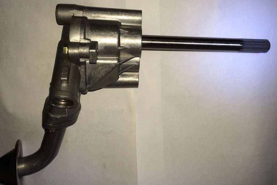 BOMBA ACEITE MOTOR VOLKSWAGEN DASHER QUANTUM & AUDI 4000 FEBI 068-115-105Q Foto 1 de 1