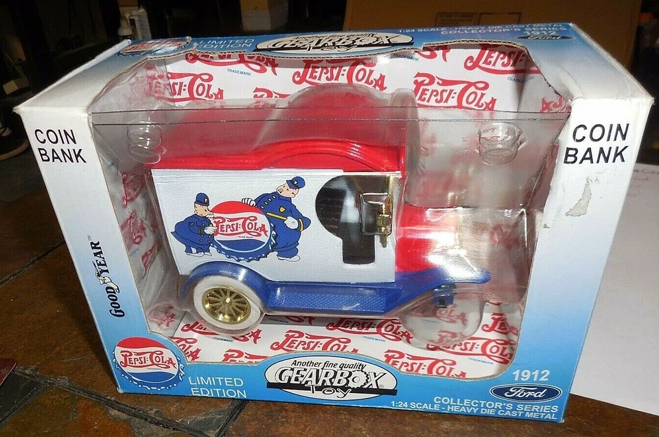 1/24 Scale Gearbox Toy Coin Bank 1912 Ford Pepsi Cola Delivery Truck  & Box - Image 1 of 3