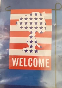 Neu Snoopy Peanuts Gang Garten Flagge 12"x 18" Sterne Streifen Unabhängigkeit 4. Juli - Bild 1 von 4