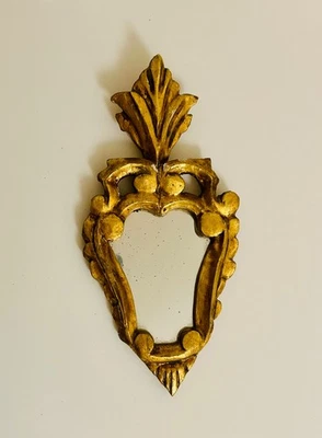 Espejo de pared pequeño rococó madera dorada acabado original antiguo Foto 1 de 4
