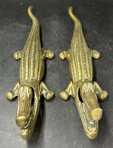 PAR DE GRANDES CASCANUECES DE COCODRILO SALVAJE DE LATÓN PESADO COLECCIONABLES - Imagen 1 de 4