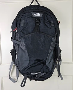 The North Face Alteo 25 Black Vented Backpack Hiking Camping Travel School - Picture 1 of 4