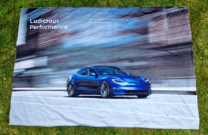 Tesla 'Ludicrous Performance Lightbox Skin' Publicidad Hombre Cueva Prop **RARO - Imagen 1 de 8