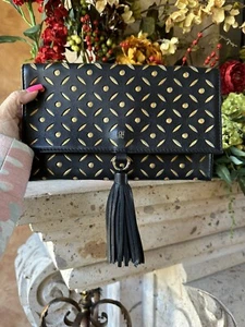 CH CAROLINA HERRERA EMBRAGUE ASCELADO NEGRO Y DORADO CORTE LÁSER - Imagen 1 de 6