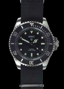 Reloj de barrido militar híbrido de acero inoxidable MWC 300m | 1000 ft segunda mano - Imagen 1 de 6