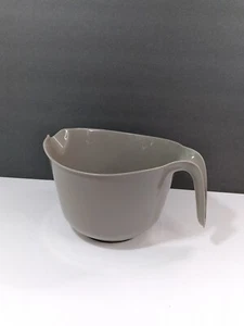 Plastic Baking Gray Mixing Bowl 2.5qt for dry/liquid ingredients with handle NEW - Picture 1 of 6
