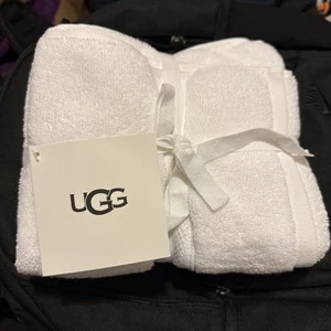 UGG White Pasha Hand Towel Set (2 Towels) 16x28 in BRAND NEW - Picture 1 of 3