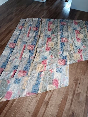 11,25 yardas x 52 pulgadas Cortinas/textiles florales jacquard mtrl, dorado, rojo, azul y verde Foto 1 de 4