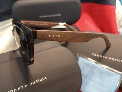 TOMMY HILFIGURE TH1242 1JKHHD REDONDO NEGRO/MULTICOLOR EN LAY 53-20-140 Foto 1 de 4