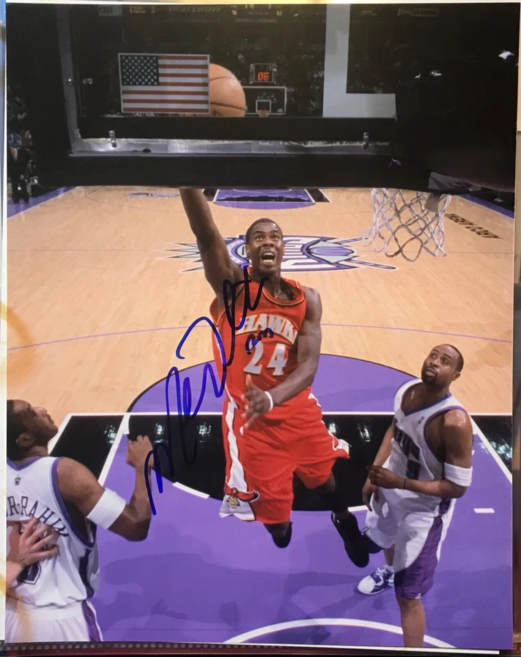 Foto de acción a color 8x10 autografiada de novato de los Atlanta Hawks #24 de Marvin Williams Foto 1 de 1