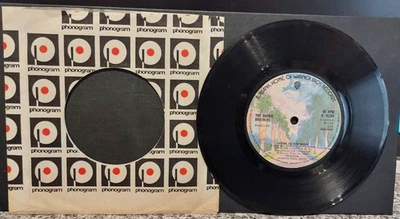 The Doobie Brothers – Listen To The Music (K16208) 1973 (7" Single) - Image 1 of 2