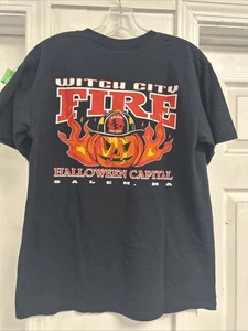 Camiseta Negra Salem Bomberos Ciudad Bruja Halloween Capital Adulto Mediana USADA - Imagen 1 de 6