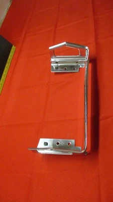 1967 年凯迪拉克后许可证板填料面板铬制装饰花 — 第 1/4 张图片